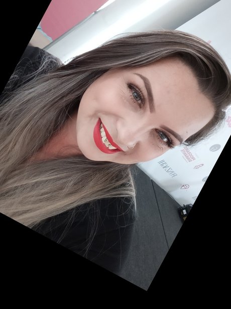 B h L pez erotic star image