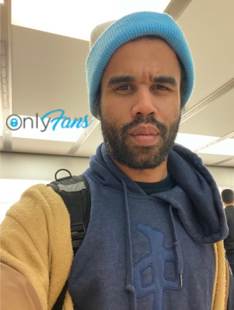 Max A Hundo naked actress images