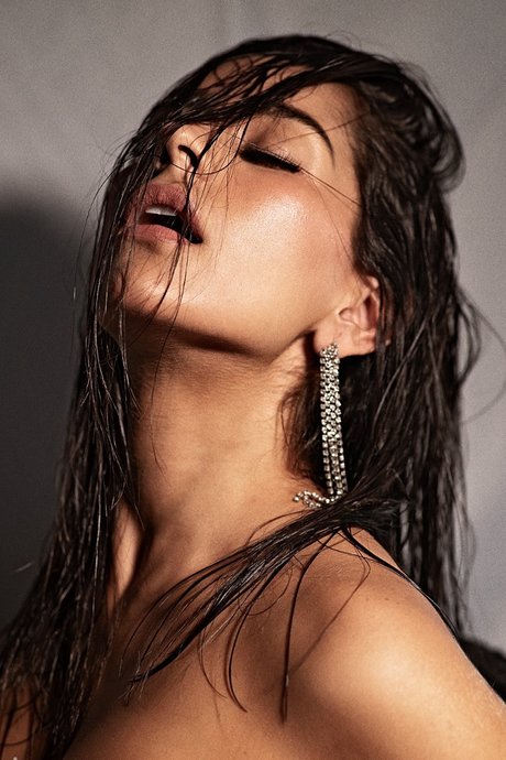 Mau White beautiful star archive