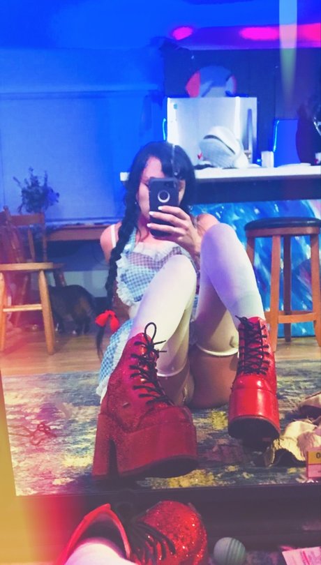 Maryjanesavage erotic star photo