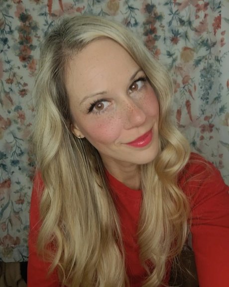 megan goodvibesonly nude pornstar photo