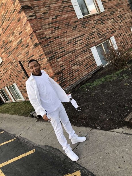 Blackbandzz model naked image