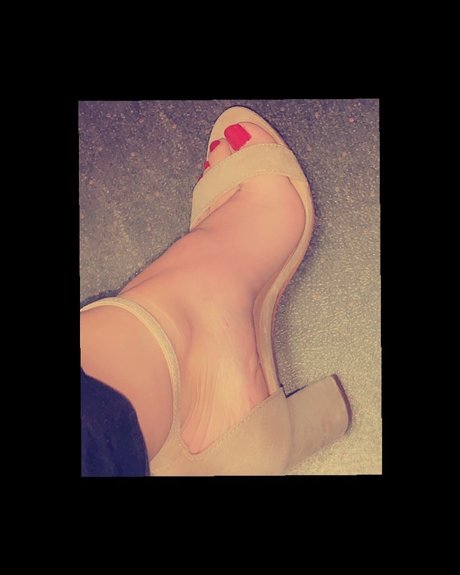 Blondie32 model porn gallery