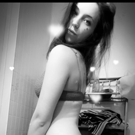 Courtney Condren beautiful model photos