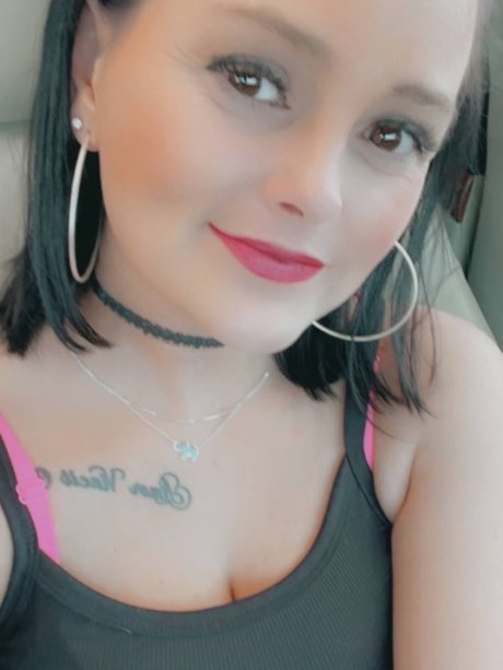 McKenzi Morgan beautiful model img