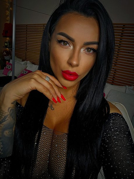 Mazeekin30x hd model pictures