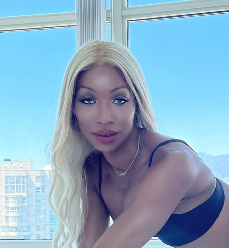 Maya s Accessibility naked star photo