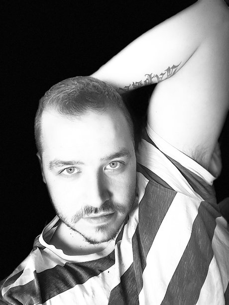 MaxMrWhite117 star free image