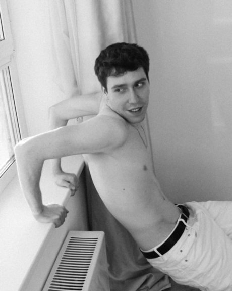 Maxim Vogel nude actress picture