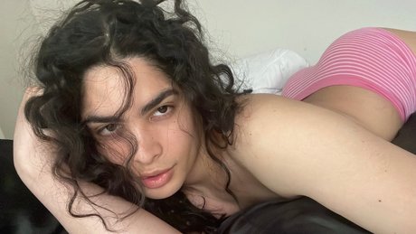 Mellowbitchy naked model pics