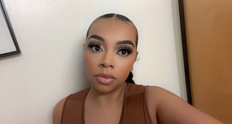 Pretty Pinkk best star pictures