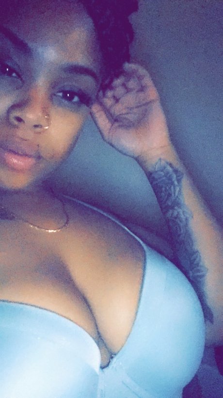 LovelyCurves69 best star photo