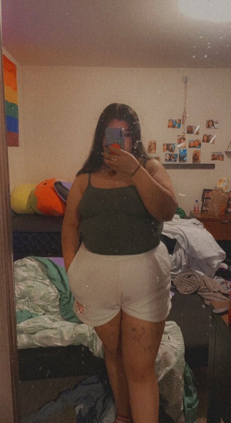 Bella Anderson art star archive