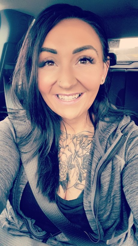 Goddess Megan Nicole exclusive pornstar image