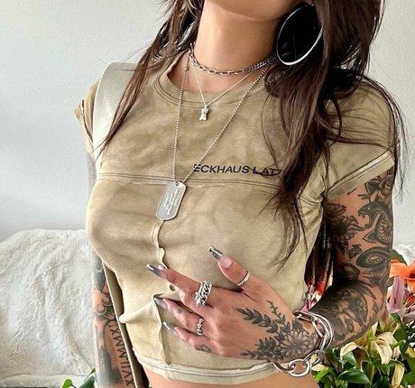 Mae Col star high quality galleries