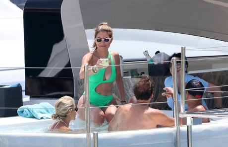 Maria Menounos nude model photo