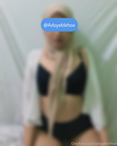 adoyeblehoe nude actress photos