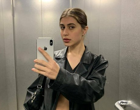 lynn2q model sexy pictures