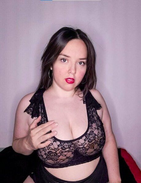 arielqween nude model pic