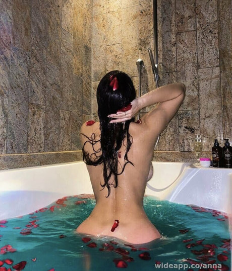 Anna Arevalo model sex image