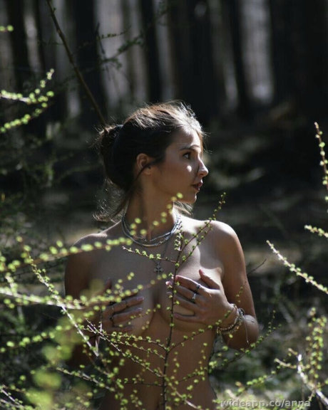 Anna Arevalo free model archive