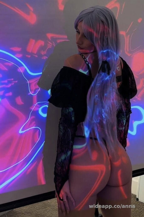 Anna Arevalo model high quality img