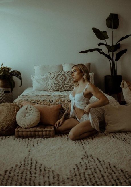 Taylor Flewin pornstar hd galleries