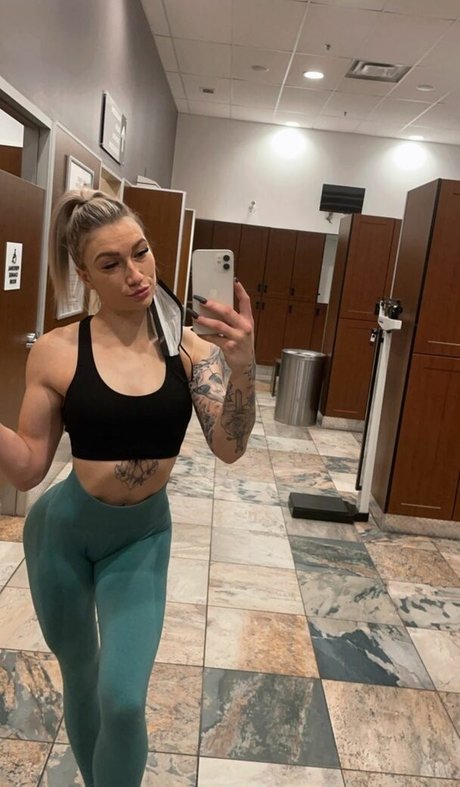 Taylor Flewin pornstar adult gallery