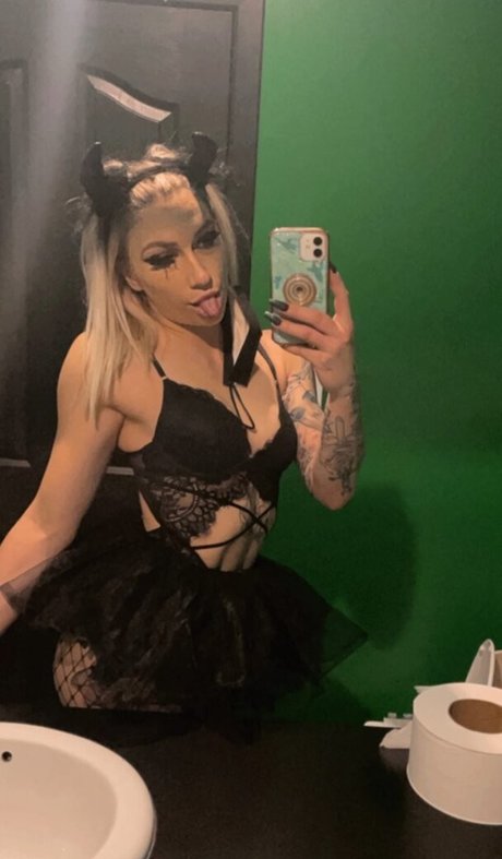 Taylor Flewin model beautiful galleries