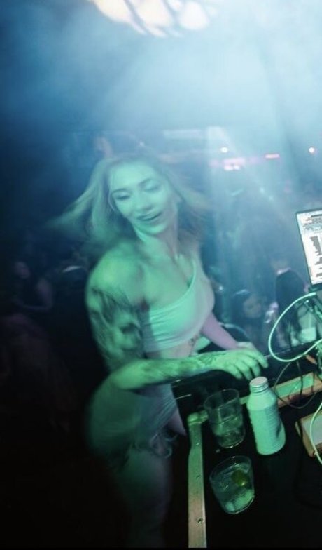 Taylor Flewin xxx actress pictures