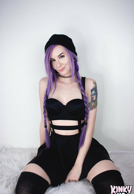 kinkynyrafree star erotic images