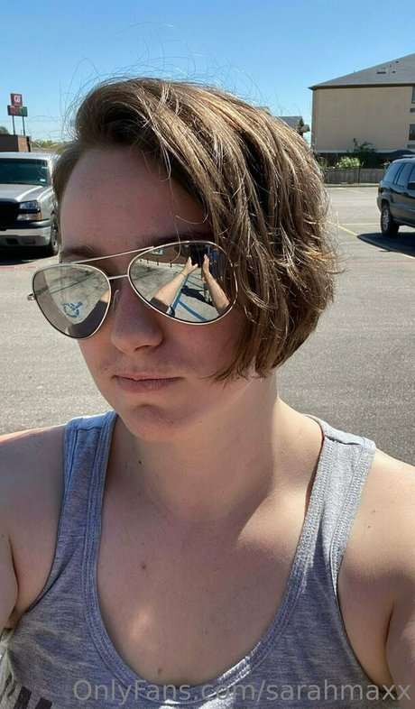 sarahmaxx naked model galleries