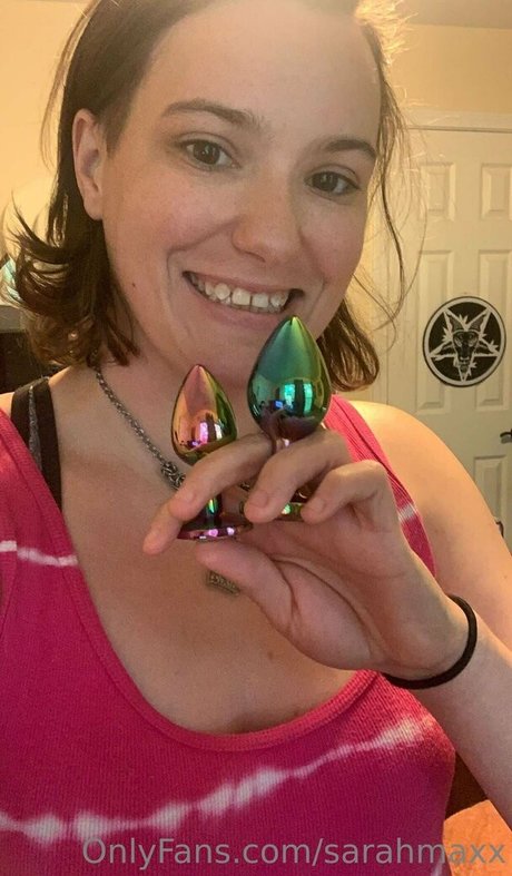 sarahmaxx sexy star picture