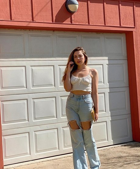 Madeleine Byrne star art picture