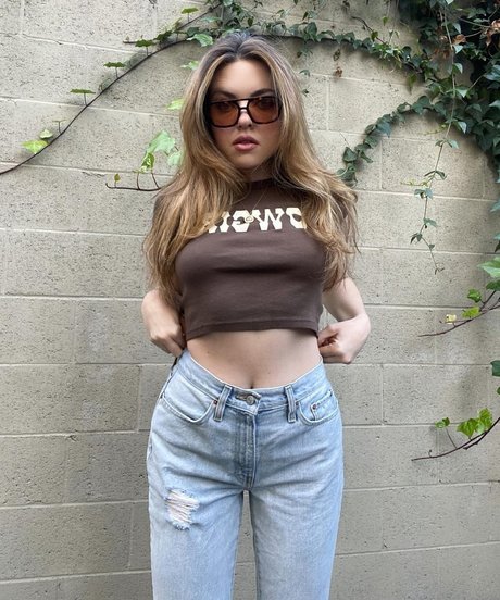 Madeleine Byrne nude model picture