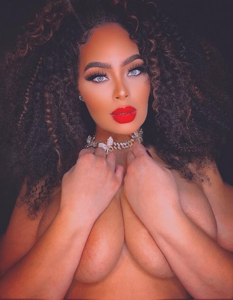 sirensaysseduce model adult img