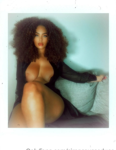 sirensaysseduce beautiful model photo