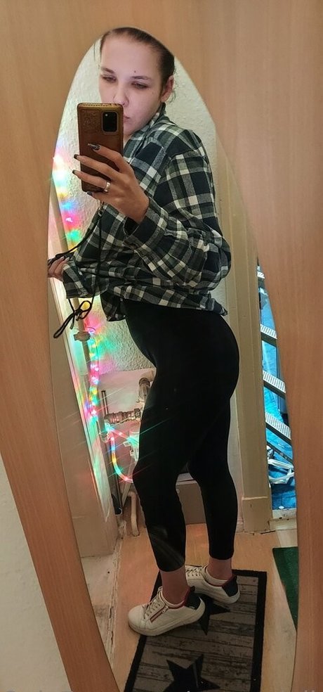 sweet lollypopgirl model nice pictures