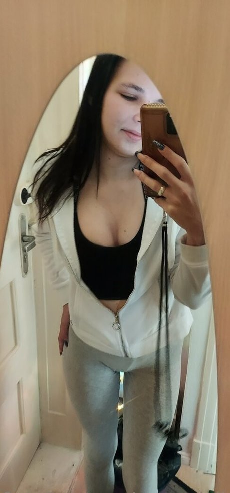 sweet lollypopgirl model naked picture