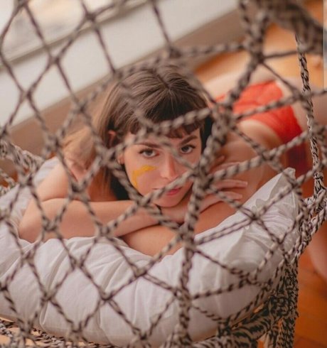 lunalolimbo naked star photo