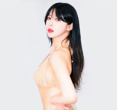 Foxylicious model hd photo