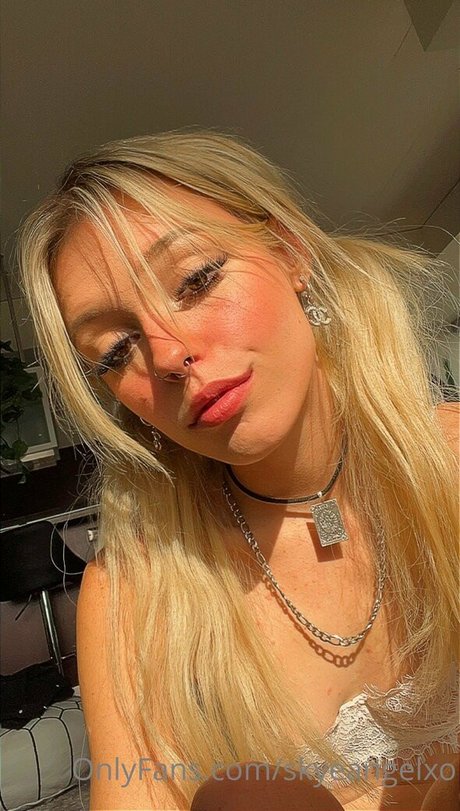 skyeangelxo art actress img