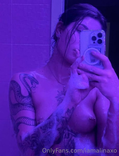 iamalinaxo naked star img