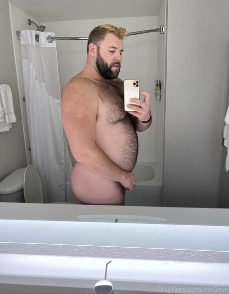 ste3evn model beautiful pic