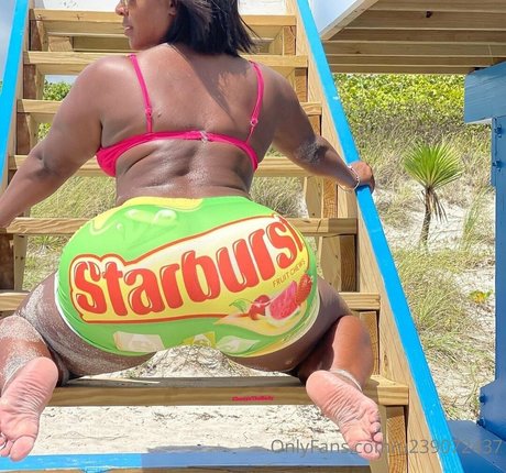 Chanya The Body art actress pics