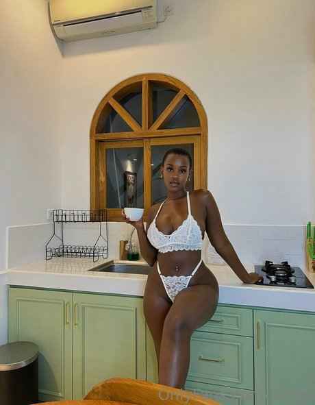 Isimbi star pretty image