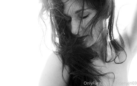 zendenjen69 model naked pics