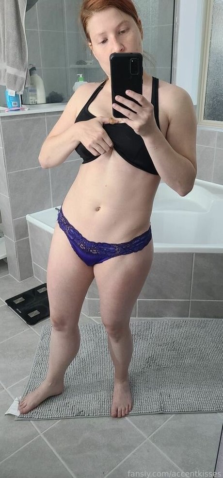 Accent Kisses free model picture