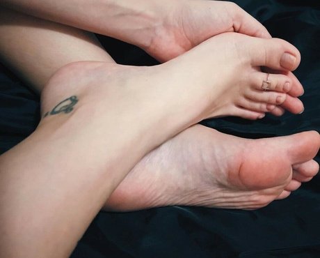 Isabela Fialho naked actress gallery