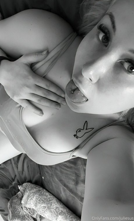 Juliesus nudes actress archive